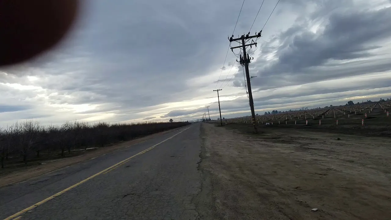 Flat earth shows flat earth horizon perspective